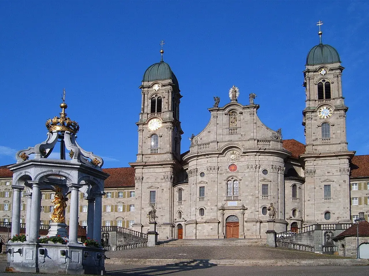 Opactwo Einsiedeln ze studnią Matki Bożej