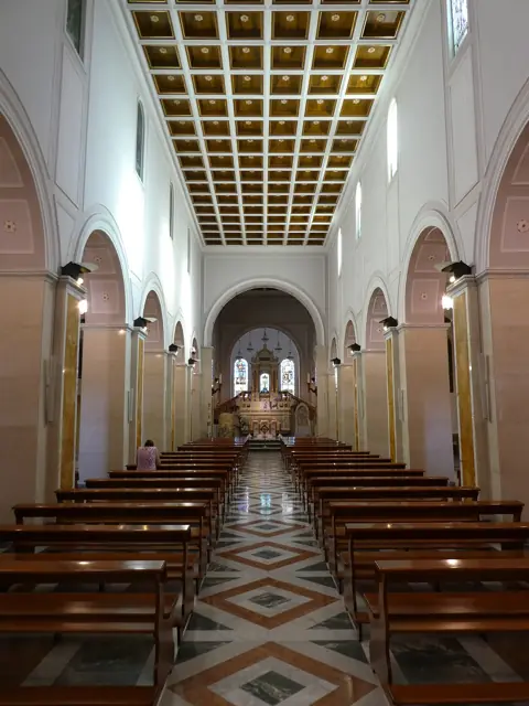 Wnętrze bazyliki