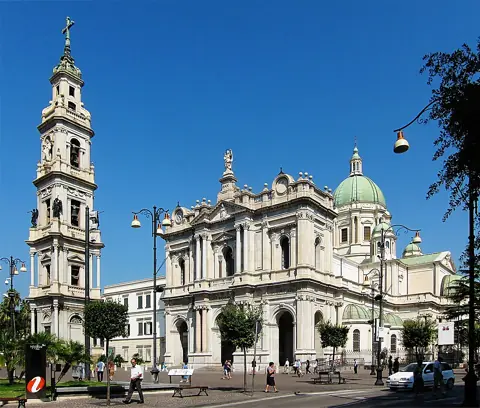 Sanktuarium Matki Bożej Różańcowej w Pompejach