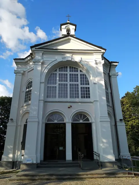 Kaplica na wyspie w Studzienicznej