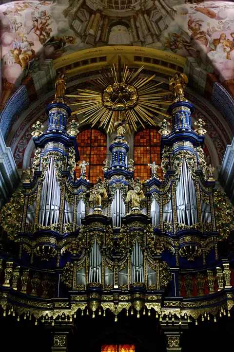 Organy z ruchomymi figurami w Świętej Lipce