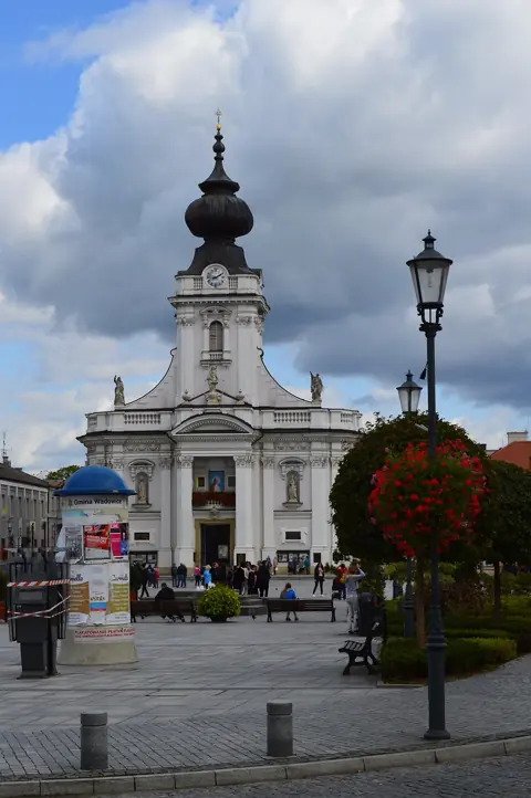 Bazylika w Wadowicach — ołtarz